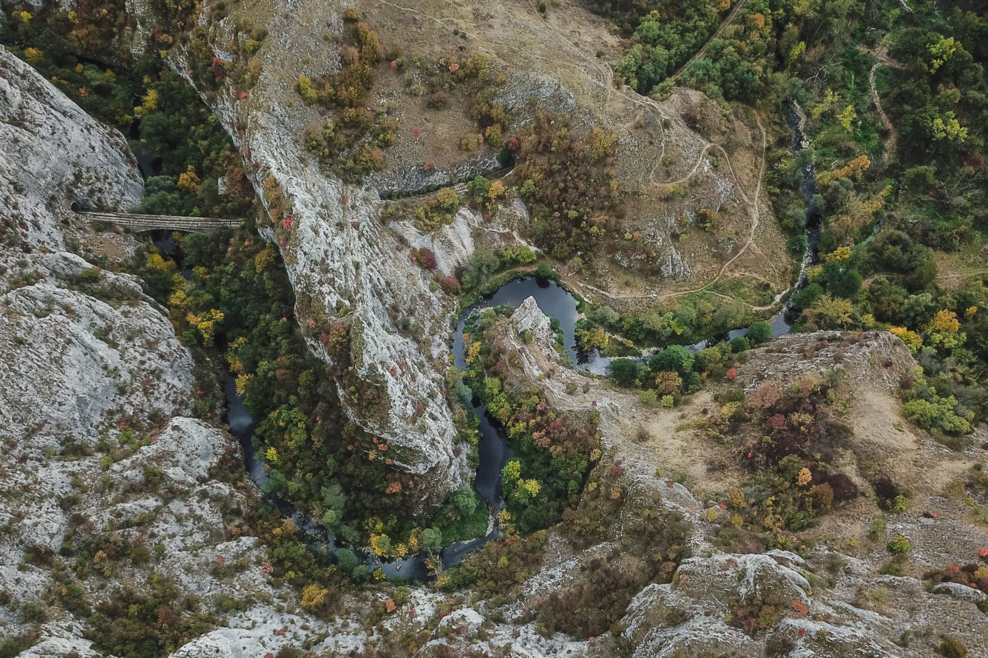 NIŠEVAČKA KLISURA. BOJE RUJA