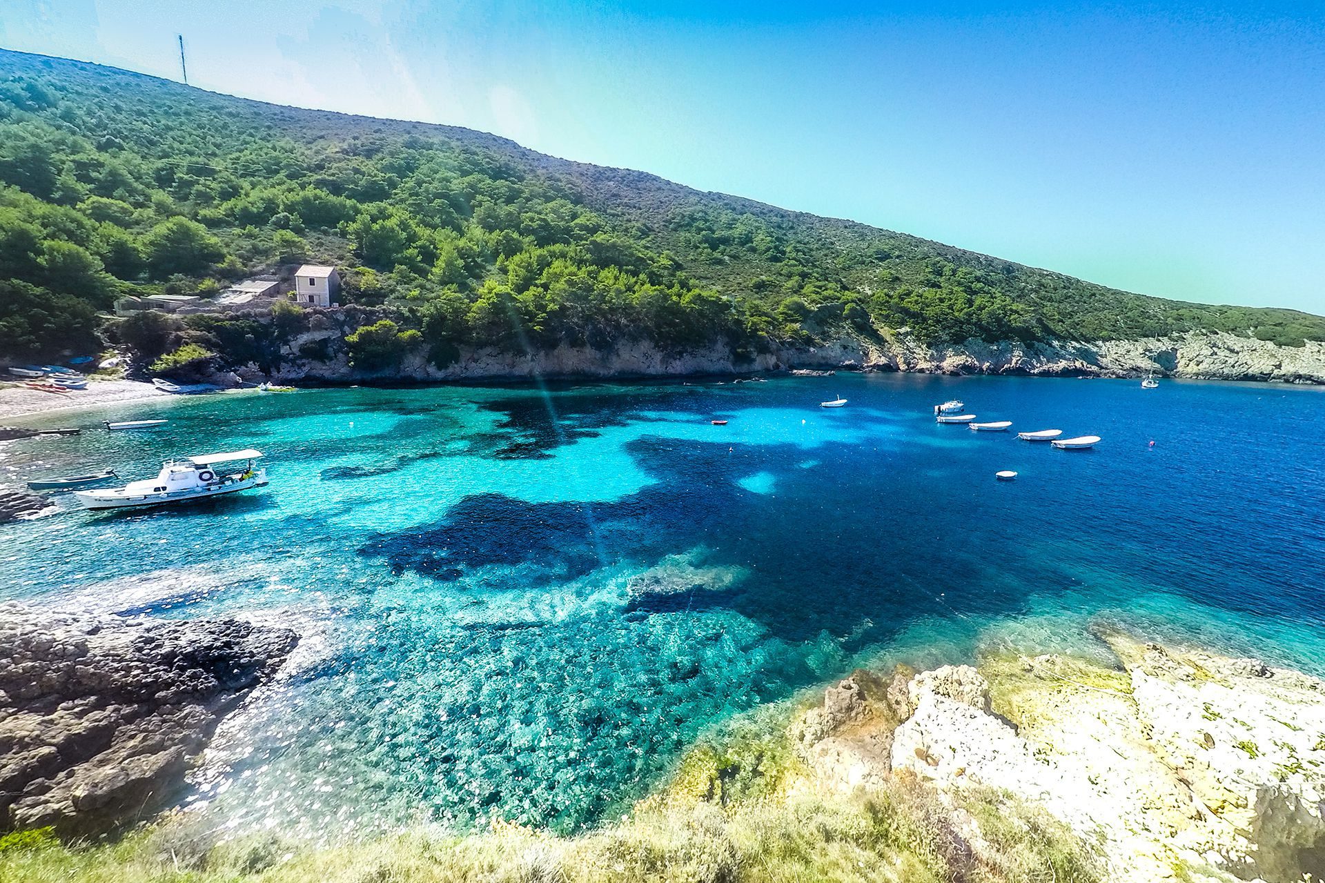 OTOK BIŠEVO. KALEDOISKOP U OČIMA