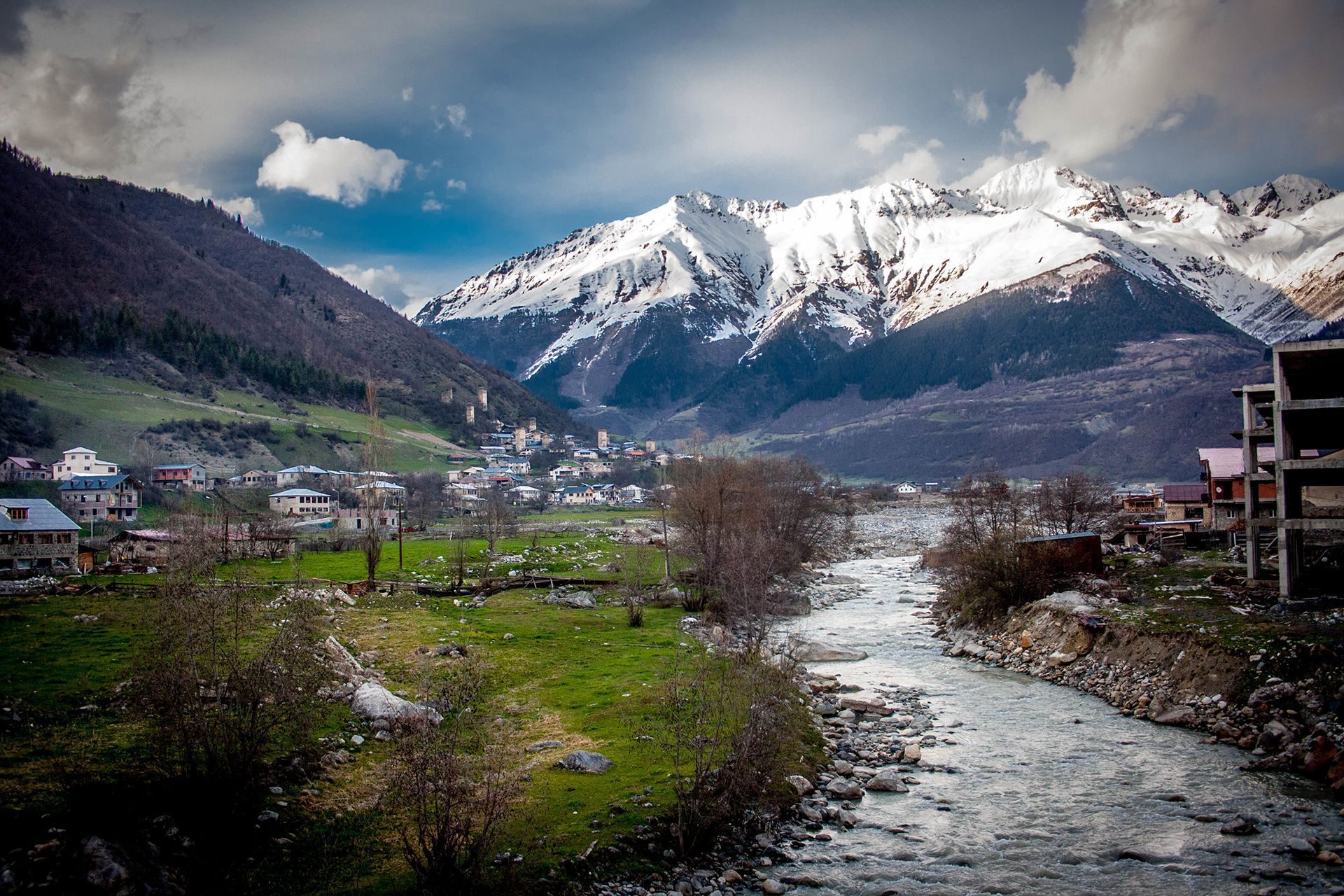 SVANETI. GRUZIJA MOTOCIKLOM
