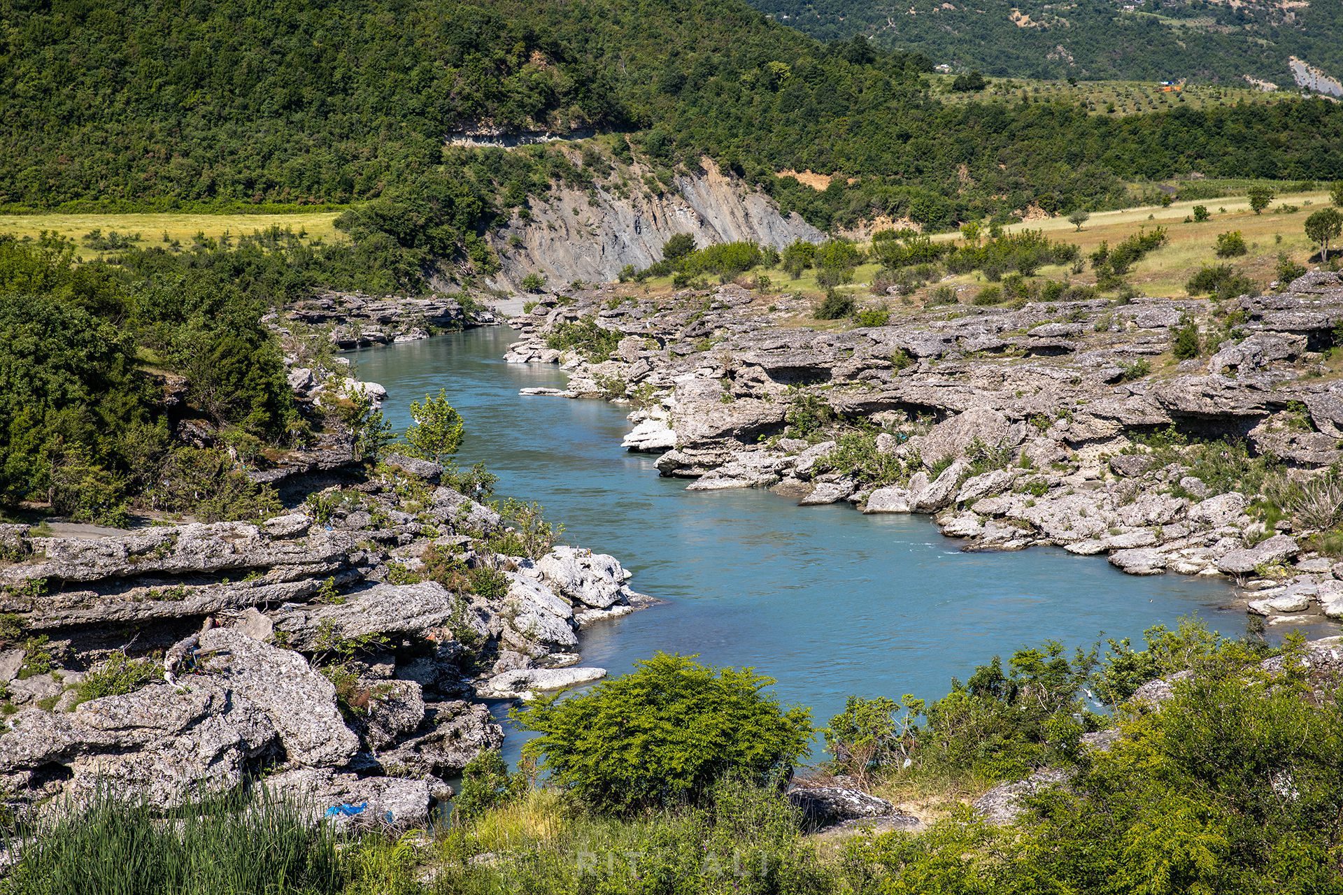 ALBANIJA. KANJON REKE VJOSA