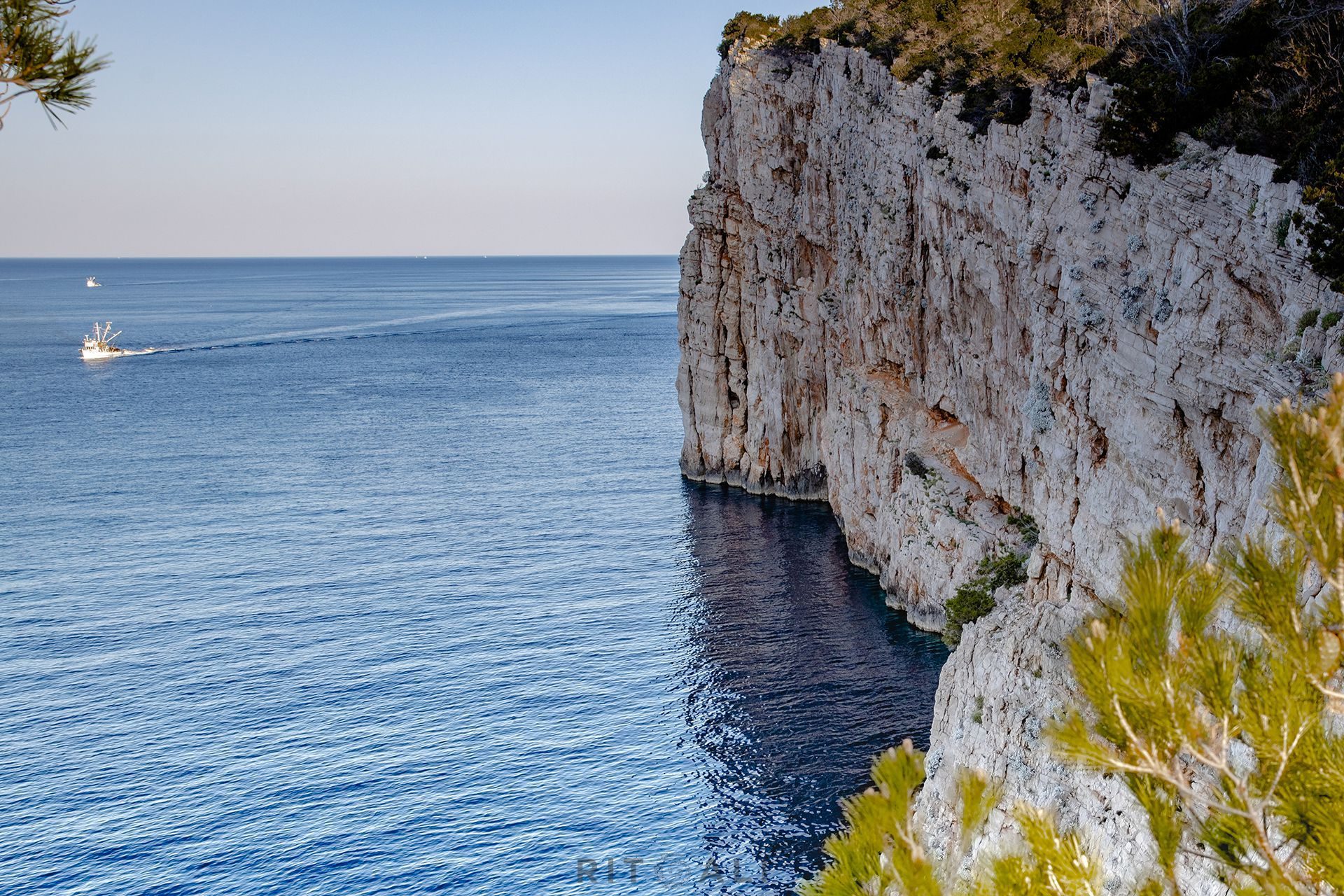 DUGI OTOK. PARK PRIRODE TELAŠČICA