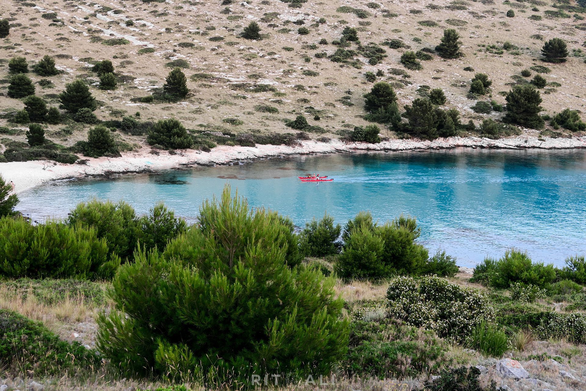 KORNATI. KAJAKOM KAO MORA BESNI