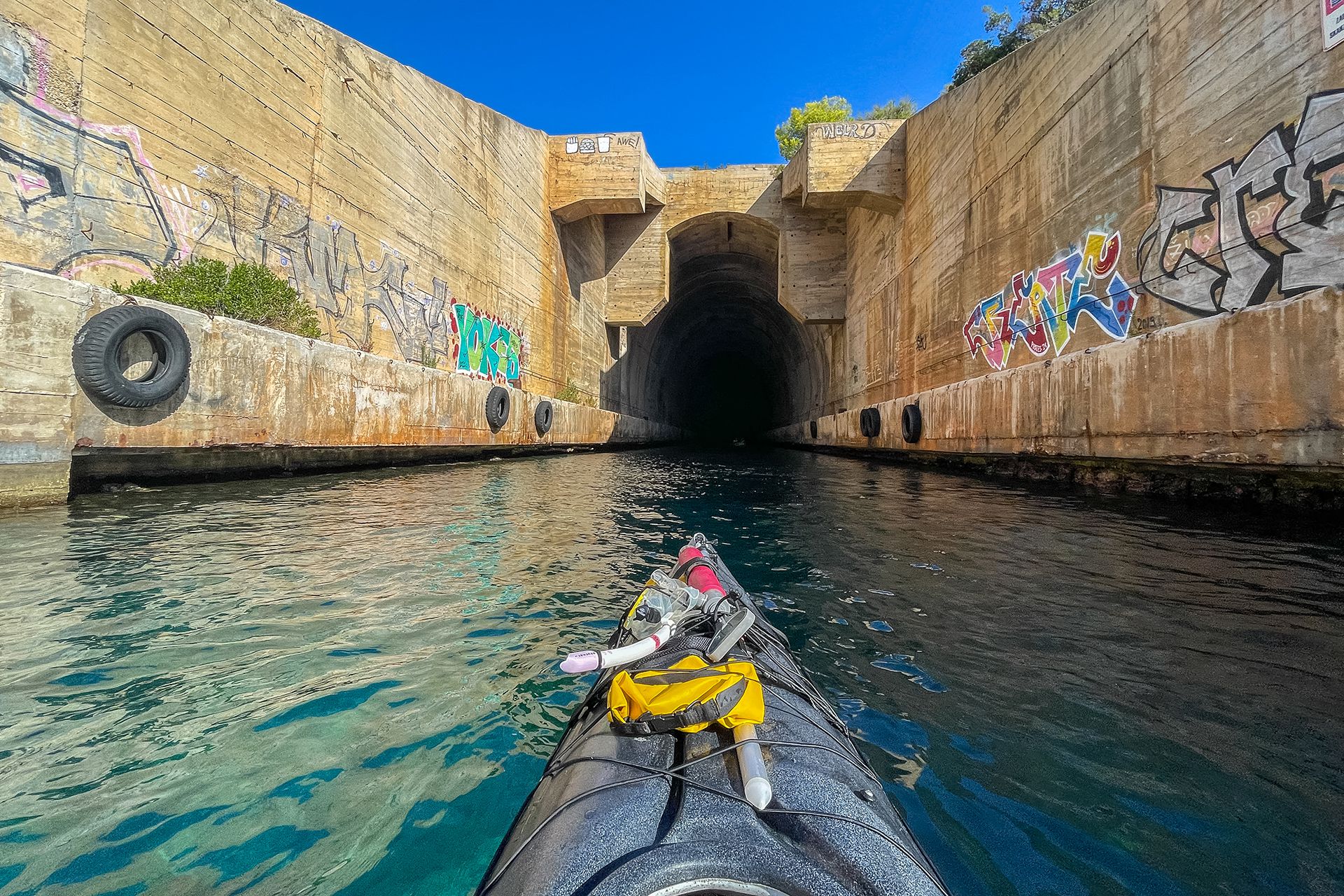 OTOK VIS. VOJNIM TUNELIMA. MILITARY TOUR