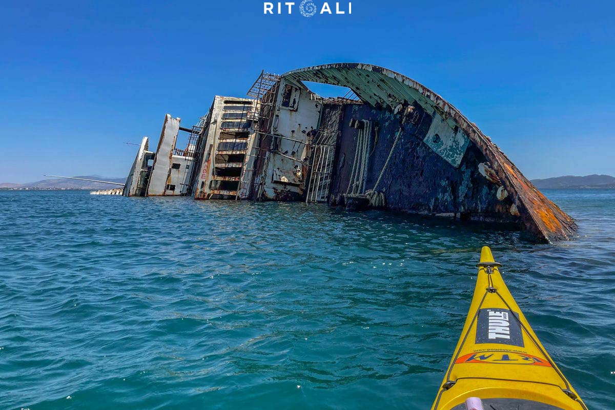 MEDITERRIANEAN SKY. RASKOŠNA OLUPINA