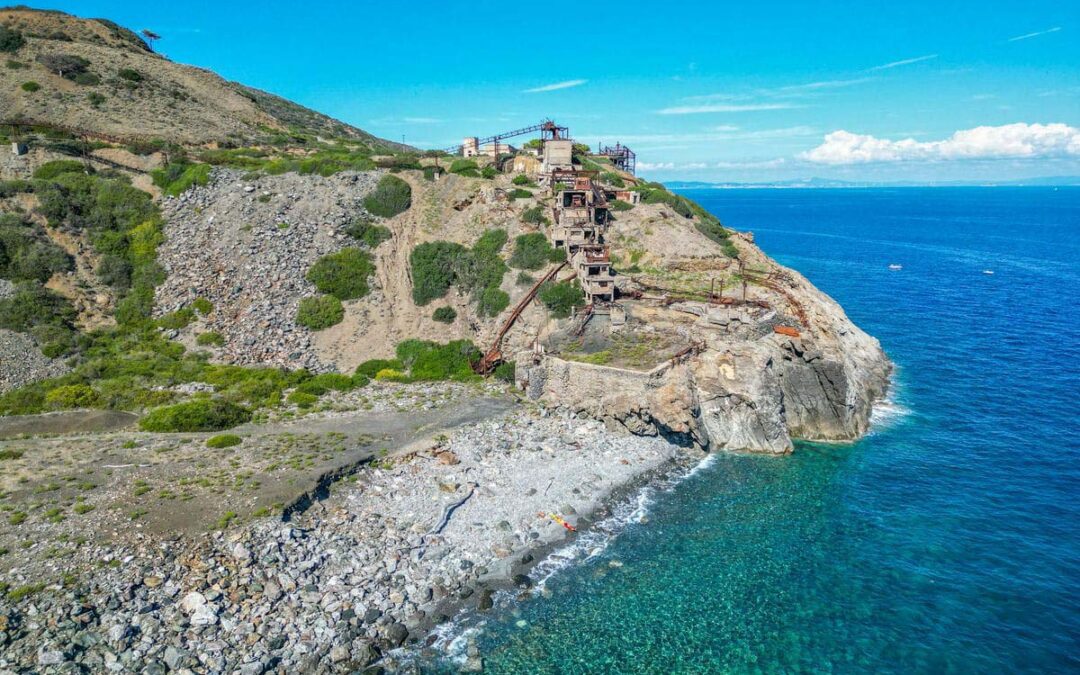 OSTRVO ELBA. SNOVI NAPUŠTENIH RUDNIKA