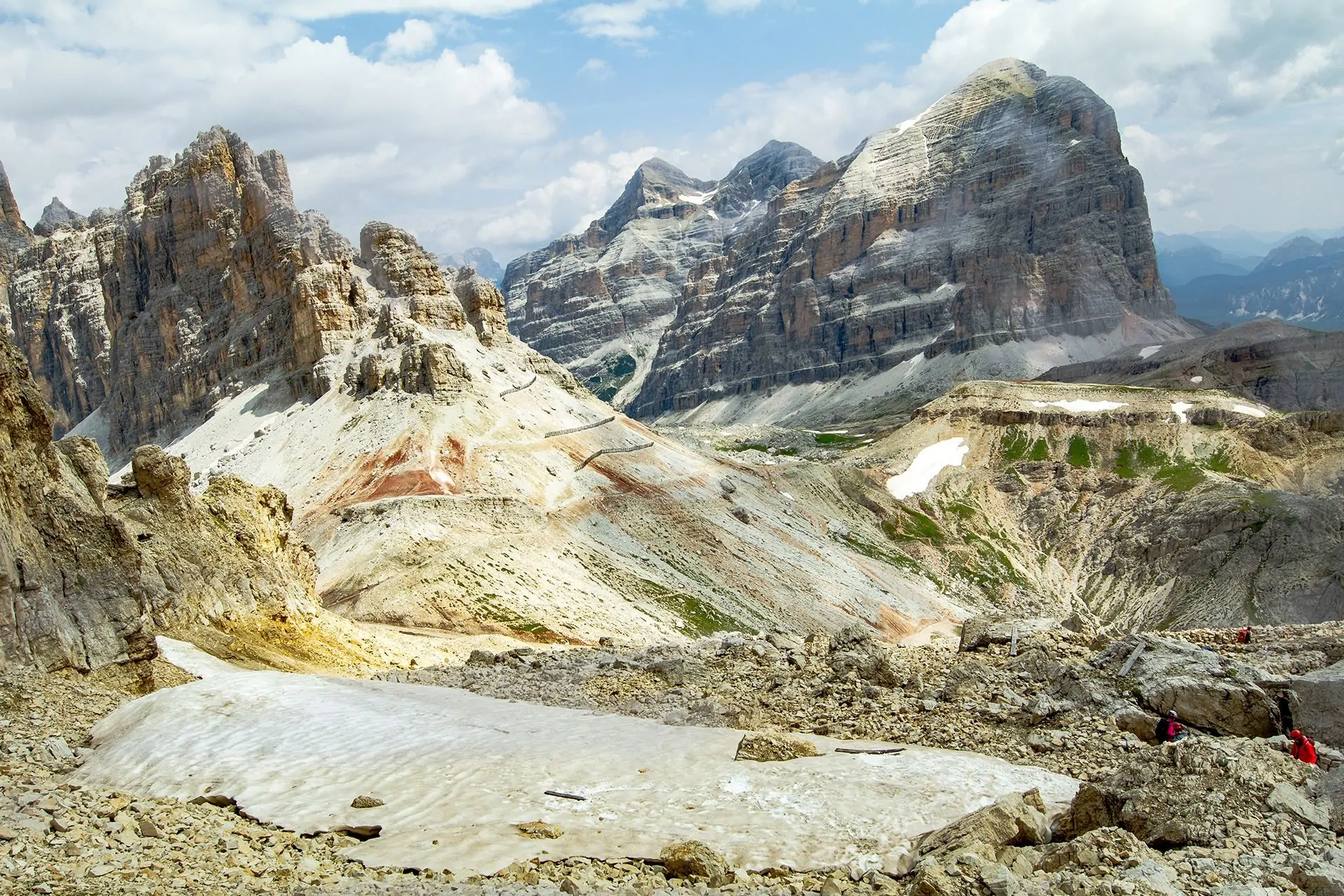 DOLOMITI. TUNELI RIFUGIO LAGAZUOI