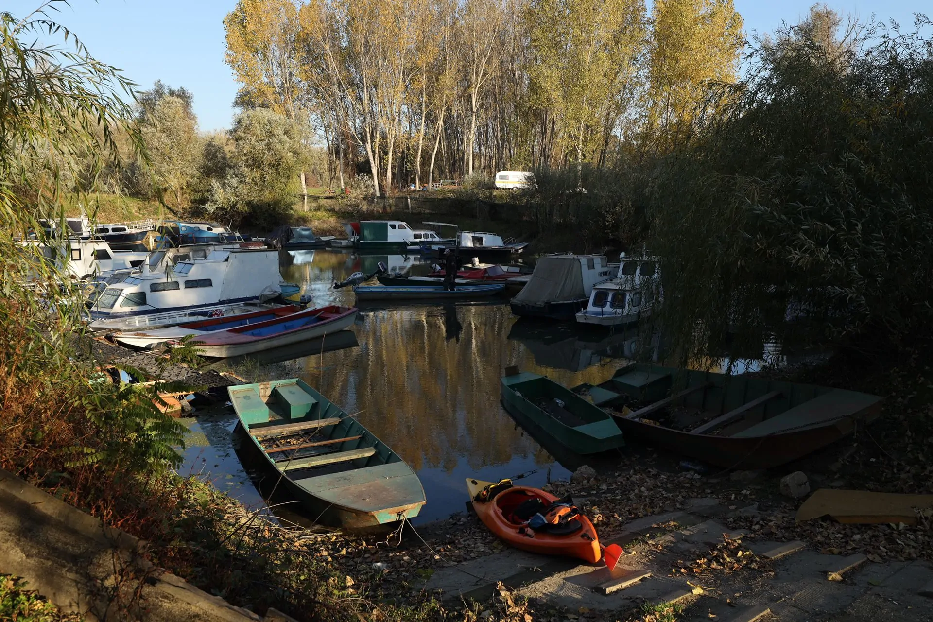 REKA TAMIŠ. GLOGONJ. JESEN NA KAJAKU