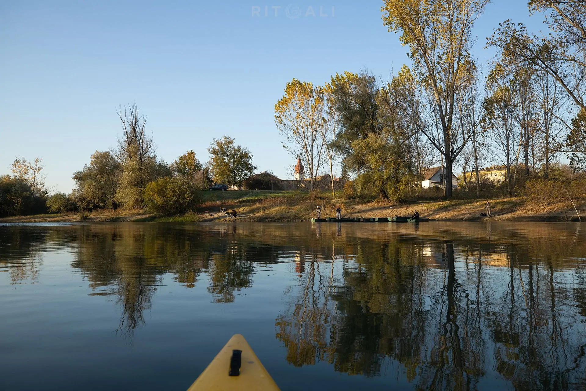 REKA TAMIŠ. GLOGONJ. JESEN NA KAJAKU