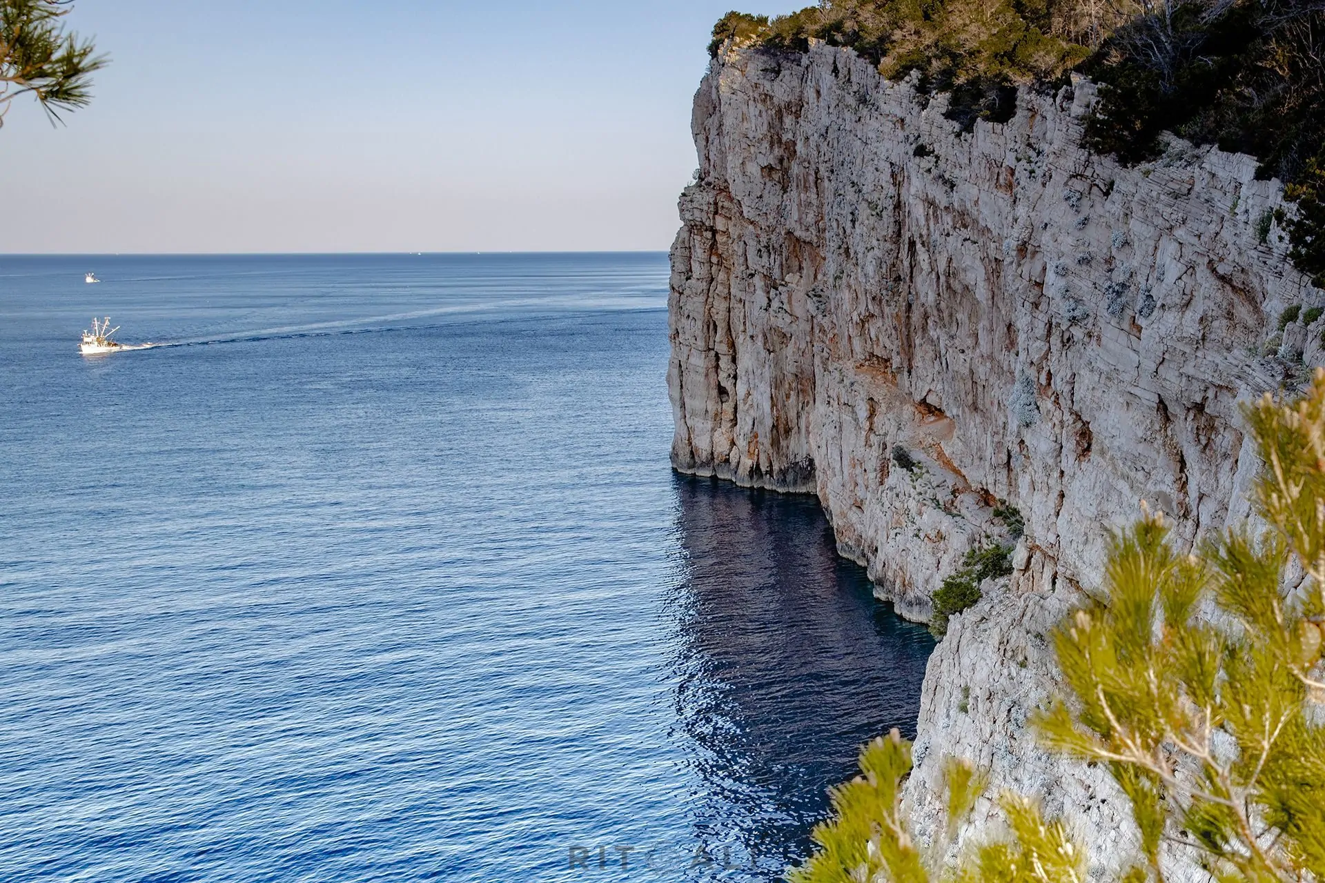 DUGI OTOK. PARK PRIRODE TELAŠČICA