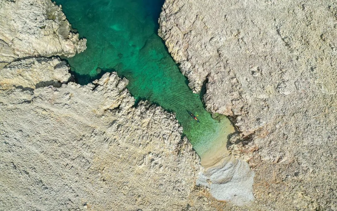 otok_prvic_sigurna_uvala_za_brodice