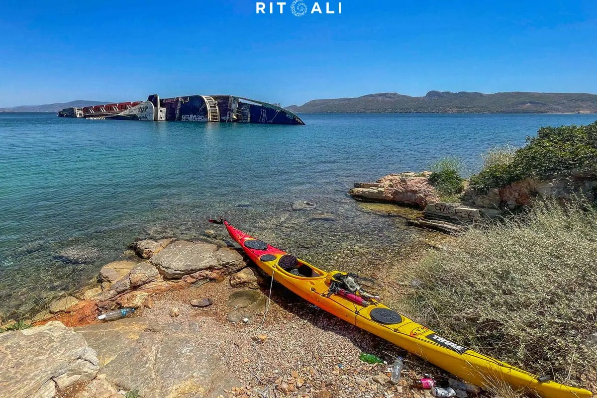 MEDITERRIANEAN SKY. RASKOŠNA OLUPINA