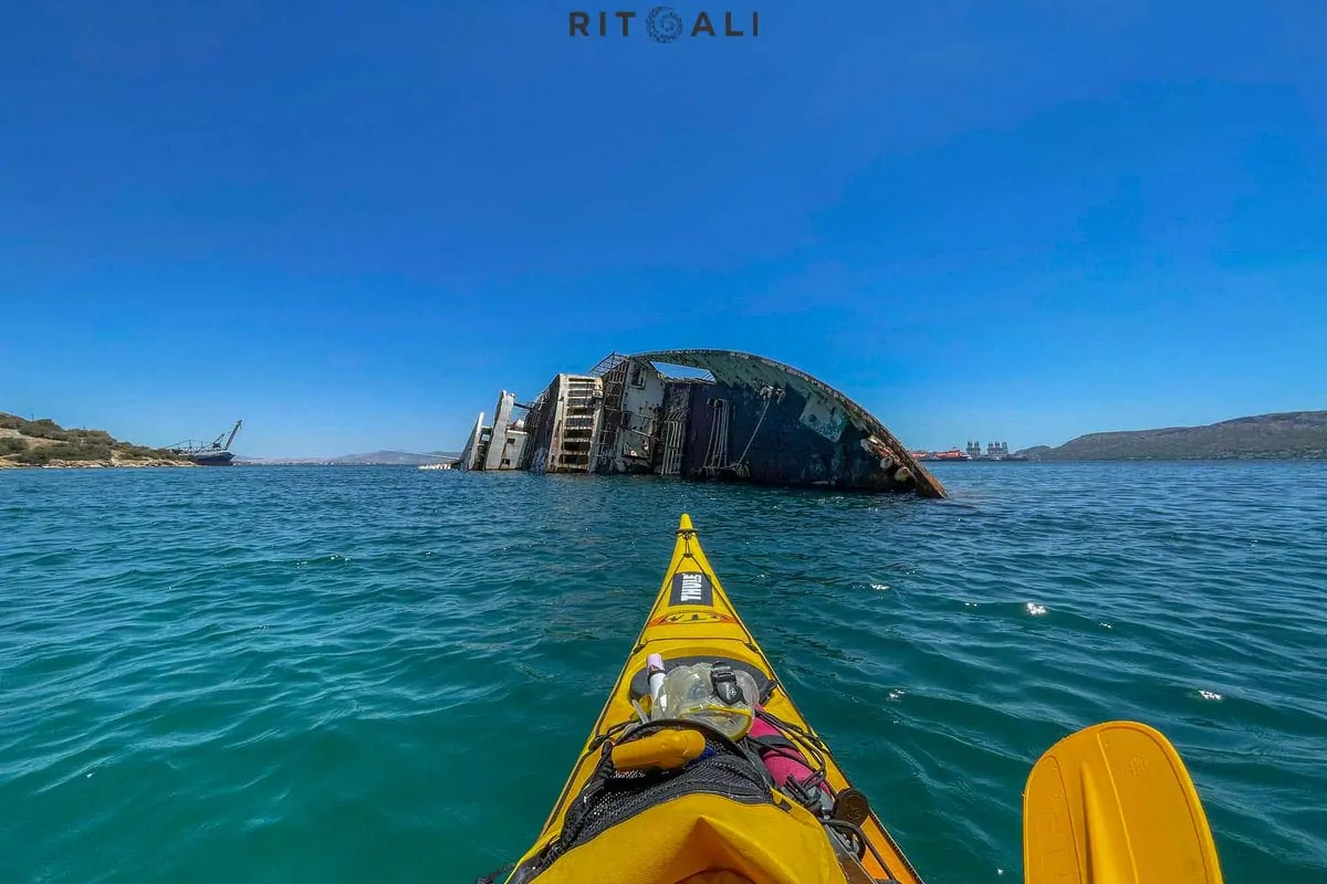 MEDITERRIANEAN SKY. RASKOŠNA OLUPINA