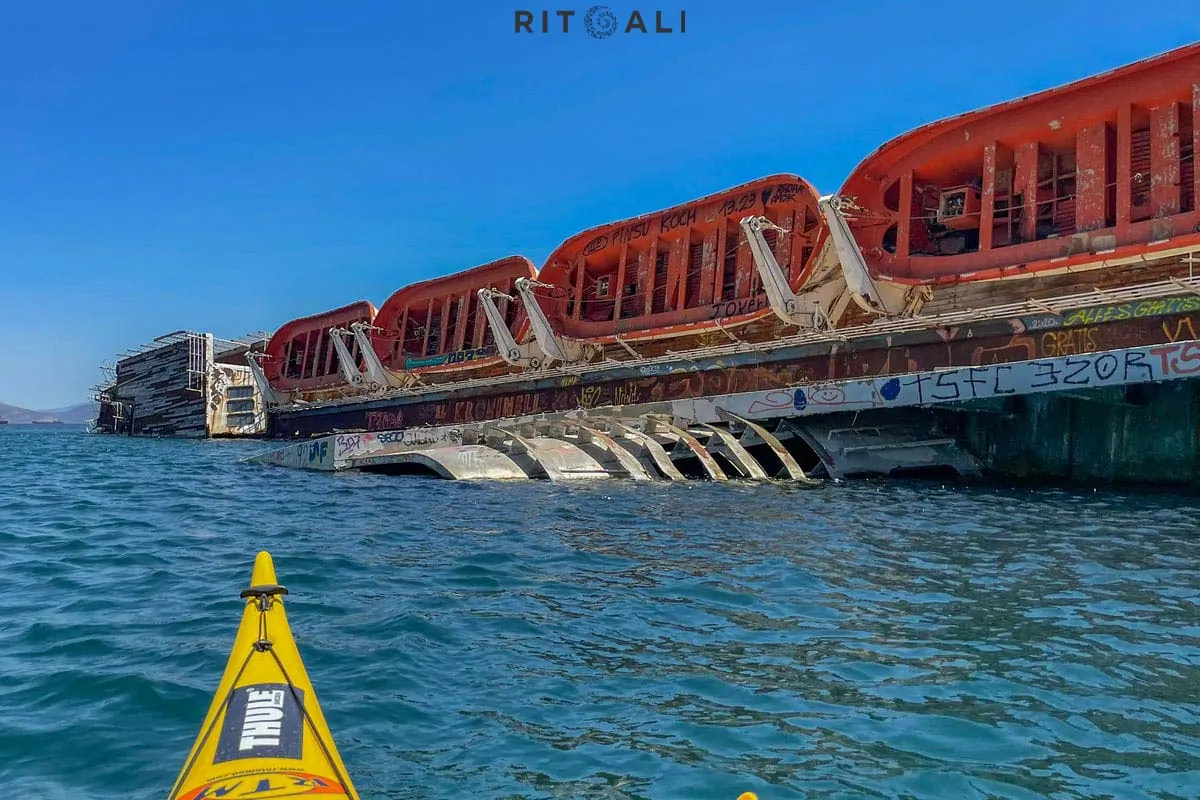 MEDITERRIANEAN SKY. RASKOŠNA OLUPINA