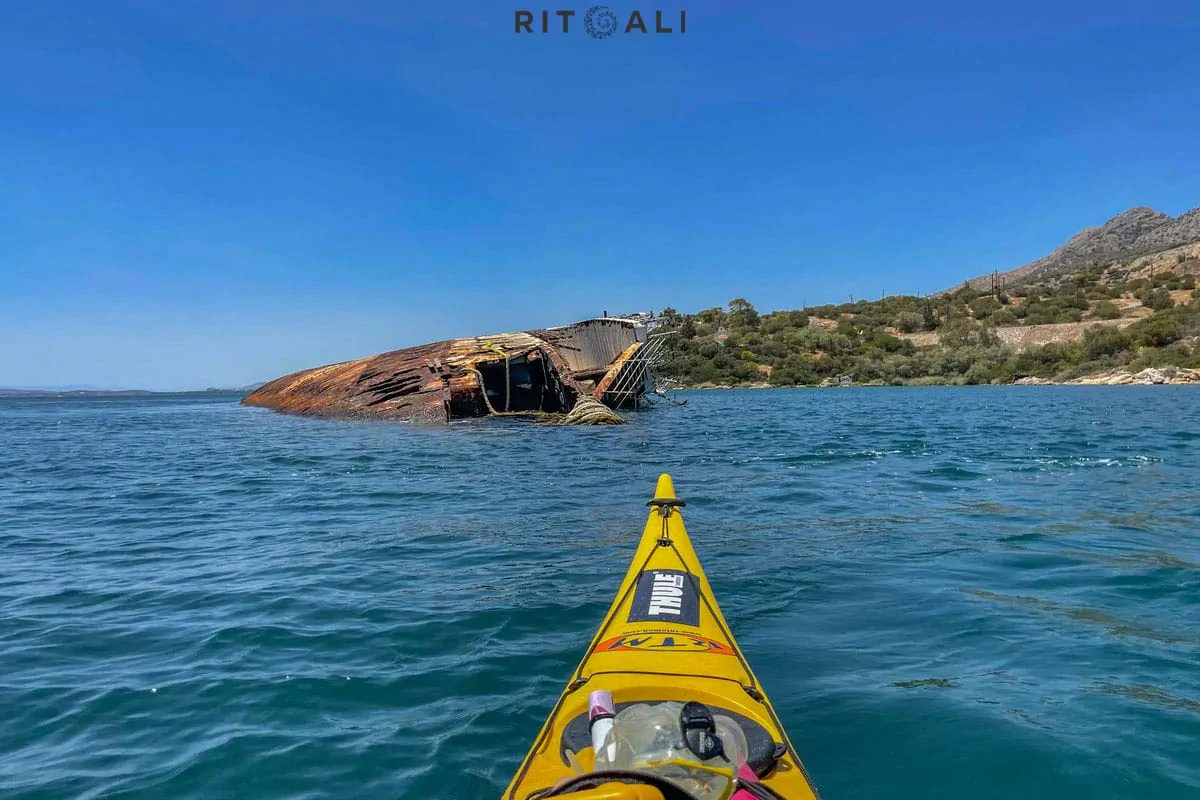MEDITERRIANEAN SKY. RASKOŠNA OLUPINA