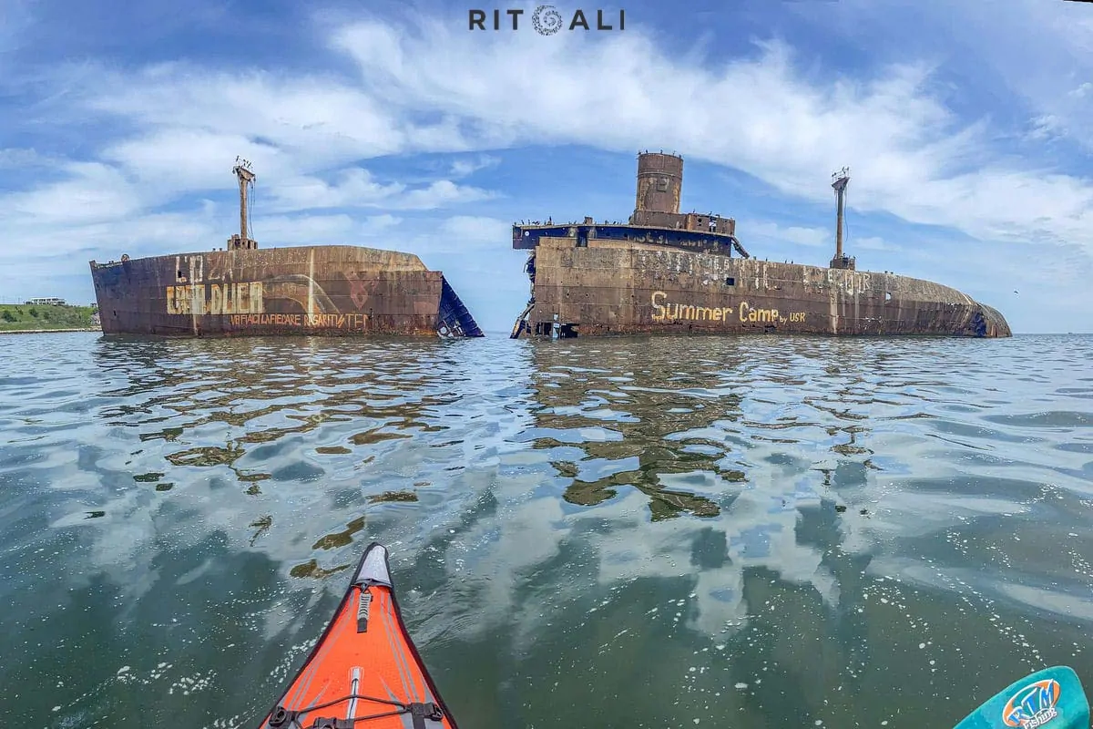 OLUPINA BRODA EVANGELIA . SELO COSTINESTI