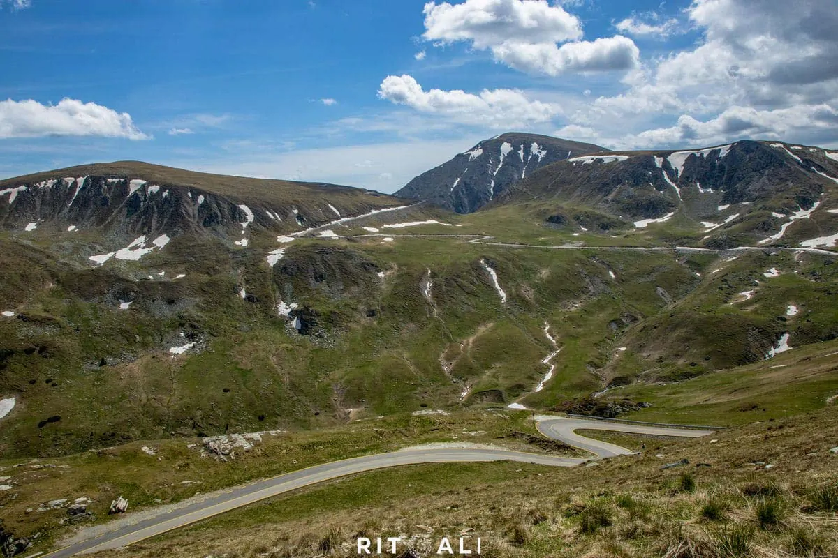 ZEMLJA IZNAD PLANINA. TRANSALPINA BICIKLOM.