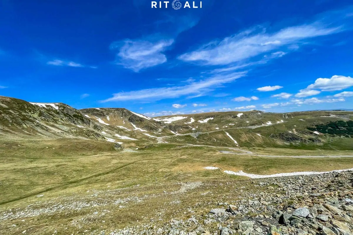 ZEMLJA IZNAD PLANINA. TRANSALPINA BICIKLOM.
