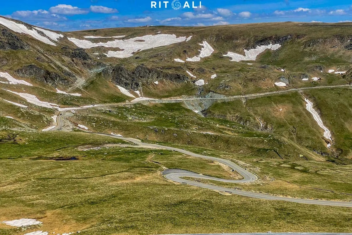 ZEMLJA IZNAD PLANINA. TRANSALPINA BICIKLOM.