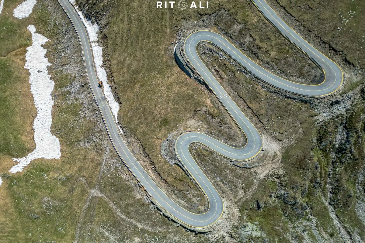 ZEMLJA IZNAD PLANINA. TRANSALPINA BICIKLOM.