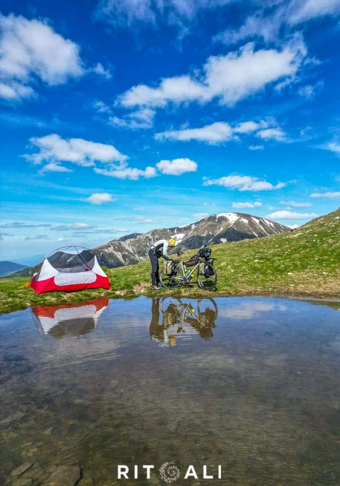 ZEMLJA IZNAD PLANINA. TRANSALPINA BICIKLOM.