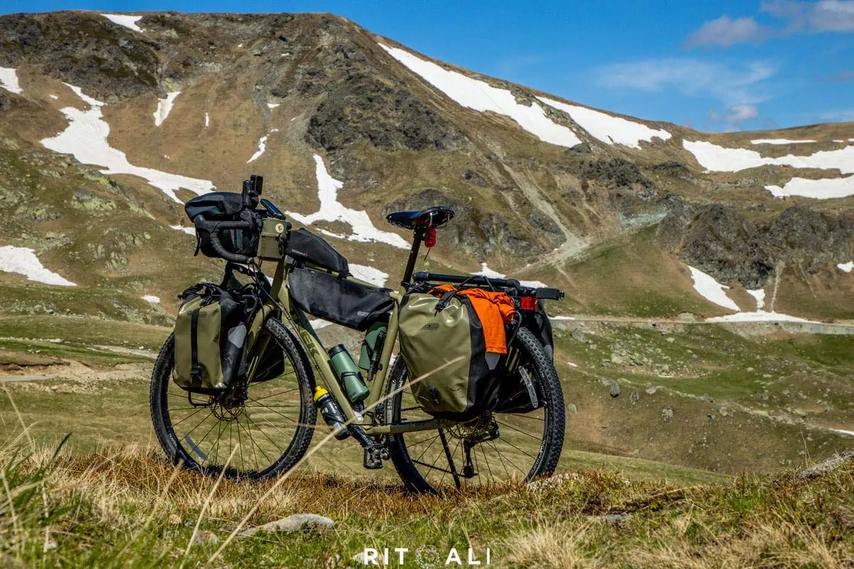 ZEMLJA IZNAD PLANINA. TRANSALPINA BICIKLOM.
